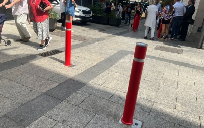 Els elements s'il·luminen quan surt un vehicle de l'aparcament | Mireia Sans